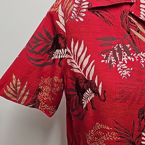 c. b. collections Petite Womens Button Front Short Sleeve Animal Print Top Sz PM - Picture 4 of 9